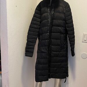 Elegant Women's Black Puffer Coat